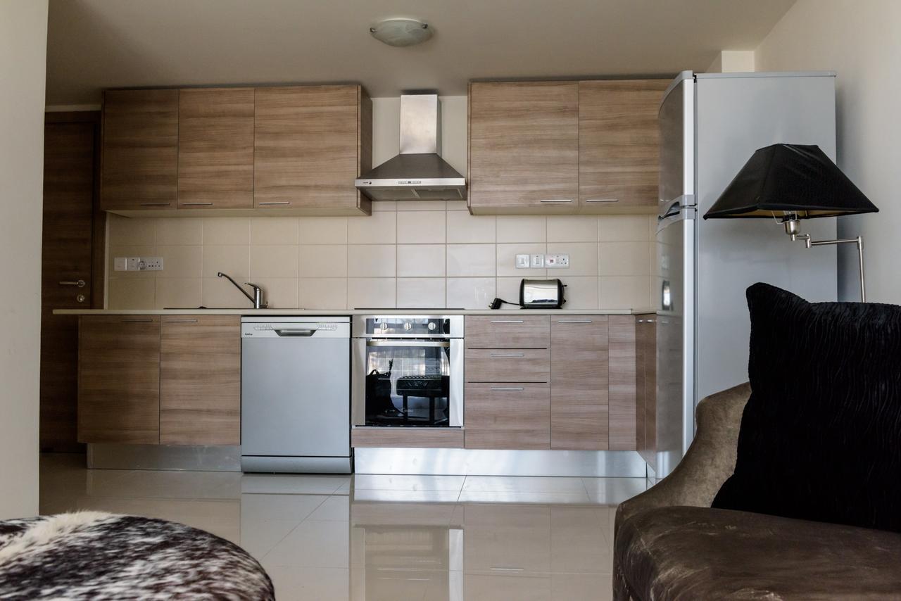 Zavos Marathon Beach Apartments Limassol Extérieur photo